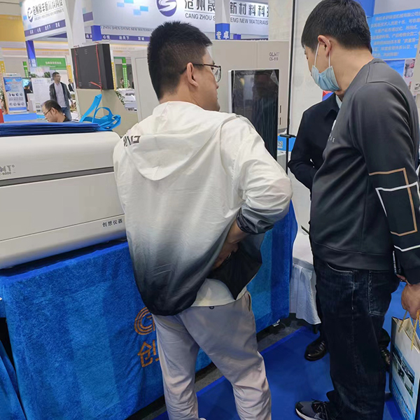 為客戶介紹儀器 /cxyq/20231024085923-FmbXVo4eNkBCziQoTMdpQrFzg8OQ.jpg